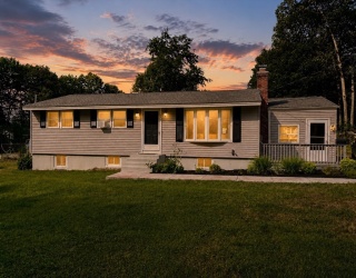 50 Rolling Ridge Road, Holden, Massachusetts, 3 Bedrooms Bedrooms, 7 Rooms Rooms,1.5 BathroomsBathrooms,Residential,For Sale,Rolling Ridge Road,73545931