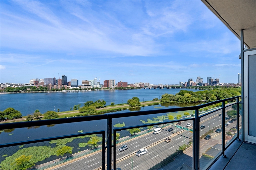 330 Beacon St, Boston, Massachusetts, 2 Bedrooms Bedrooms, 4 Rooms Rooms,2 BathroomsBathrooms,Residential,For Sale,Beacon St,73554841