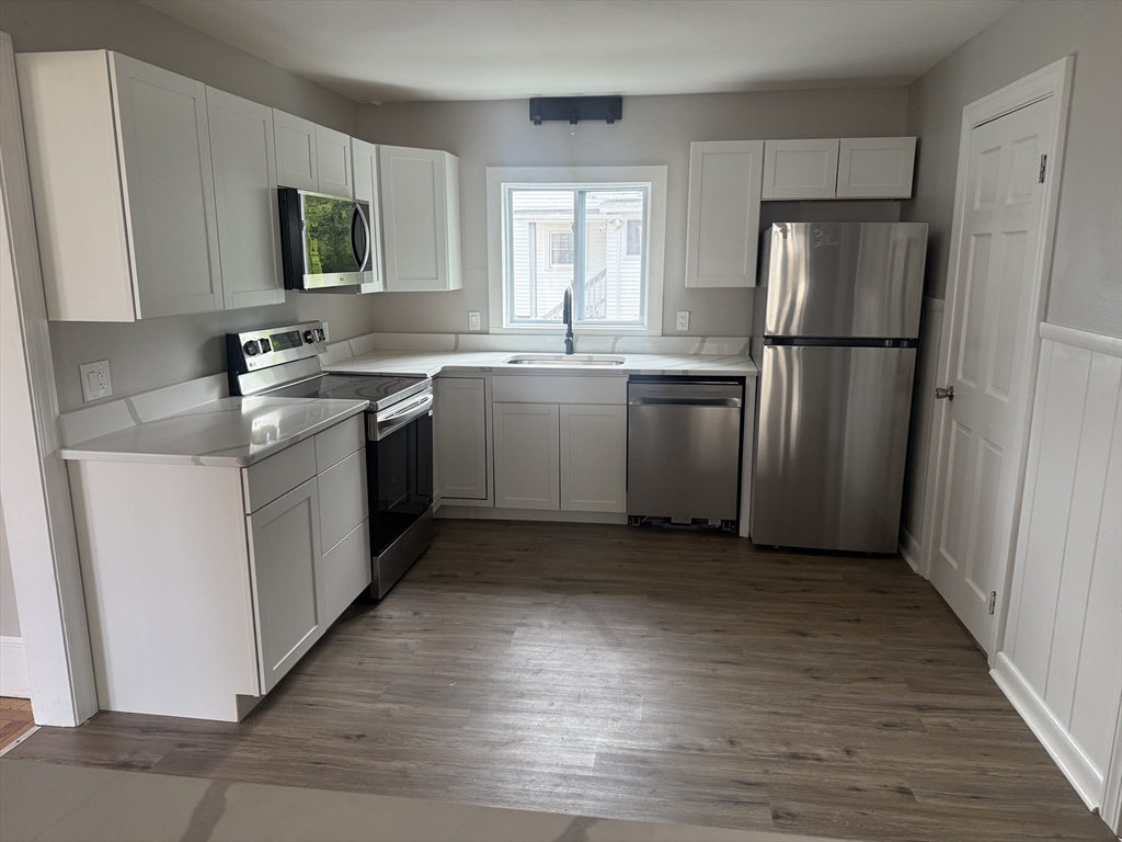 25 West Union St, East Bridgewater, Massachusetts, 3 Bedrooms Bedrooms, 4 Rooms Rooms,1 BathroomBathrooms,Residential Lease,For Rent,West Union St,73554844