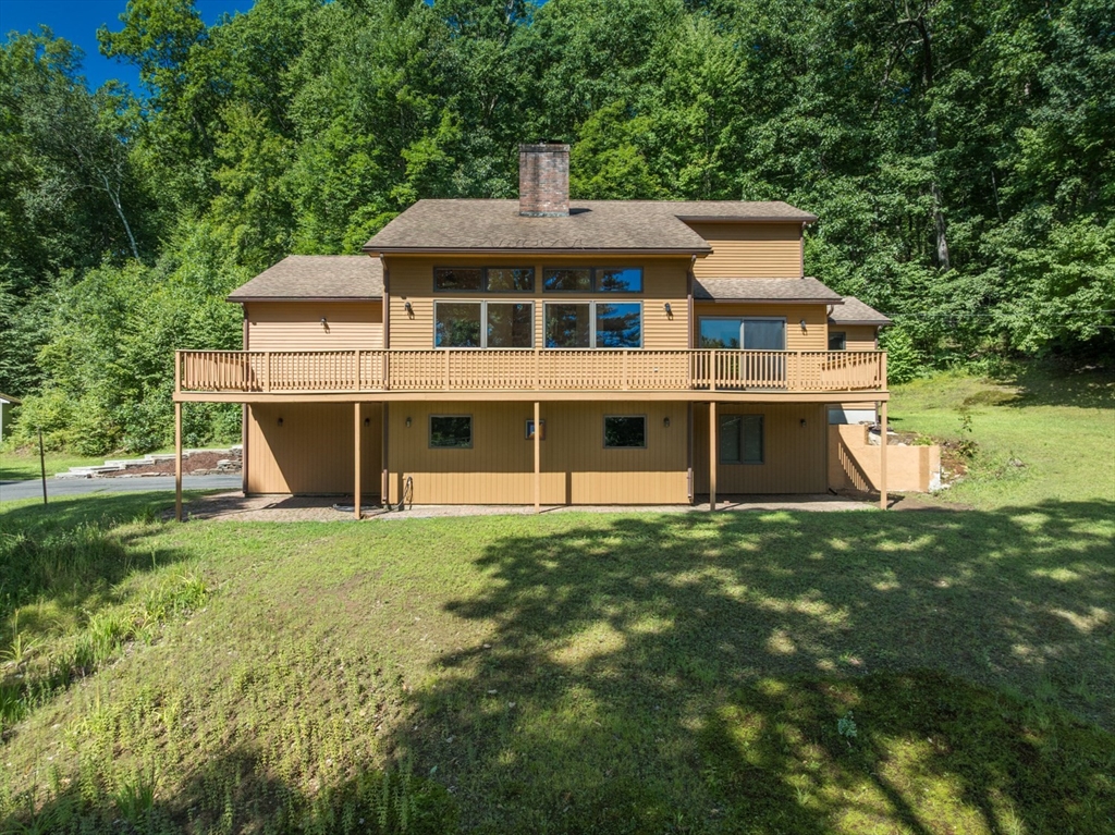 35 Old Stagecoach Dr, Monson, Massachusetts, 5 Bedrooms Bedrooms, 10 Rooms Rooms,3.5 BathroomsBathrooms,Residential,For Sale,Old Stagecoach Dr,73554892