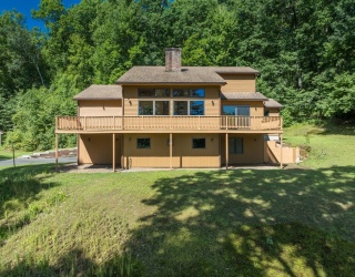35 Old Stagecoach Dr, Monson, Massachusetts, 5 Bedrooms Bedrooms, 10 Rooms Rooms,3.5 BathroomsBathrooms,Residential,For Sale,Old Stagecoach Dr,73554892