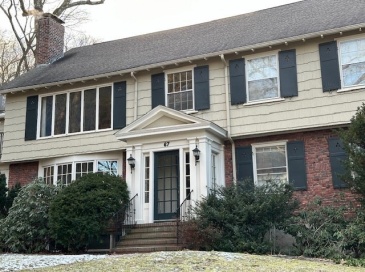 67 Trowbridge Ave., Newton, Massachusetts, 2 Bedrooms Bedrooms, 6 Rooms Rooms,1 BathroomBathrooms,Residential Lease,For Rent,Trowbridge Ave.,73554893