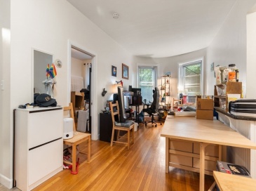 15 University Road, Brookline, Massachusetts, 1 Bedroom Bedrooms, 3 Rooms Rooms,1 BathroomBathrooms,Residential Lease,For Rent,University Road,73554902