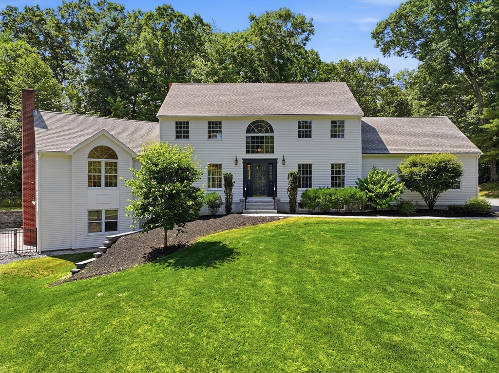 14 Stub Toe Lane, Southborough, Massachusetts, 4 Bedrooms Bedrooms, 12 Rooms Rooms,2.5 BathroomsBathrooms,Residential,For Sale,Stub Toe Lane,73554950