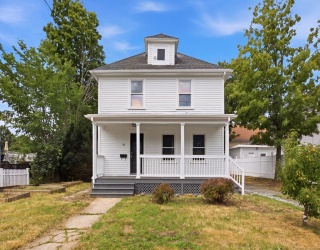 96 Union St, Holbrook, Massachusetts, 4 Bedrooms Bedrooms, 6 Rooms Rooms,1 BathroomBathrooms,Residential,For Sale,Union St,73554774
