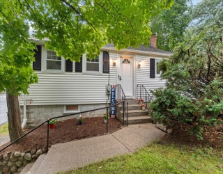 19 Bennett St, Wrentham, Massachusetts, 2 Bedrooms Bedrooms, 4 Rooms Rooms,1 BathroomBathrooms,Residential,For Sale,Bennett St,73554829