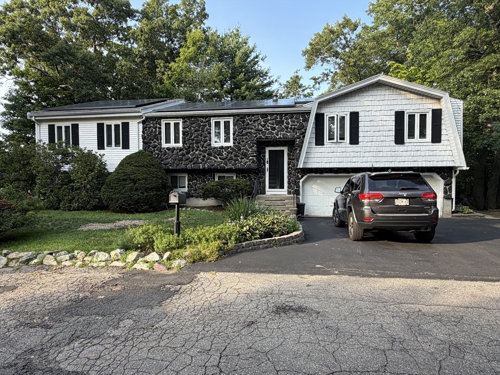 1 Burris Way, Randolph, Massachusetts, 4 Bedrooms Bedrooms, 9 Rooms Rooms,2 BathroomsBathrooms,Residential,For Sale,Burris Way,73554917