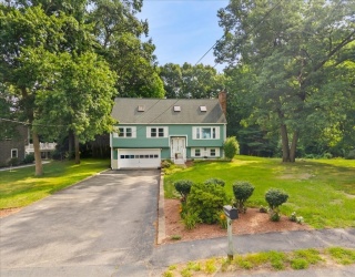 32 Maria Ln, Taunton, Massachusetts, 4 Bedrooms Bedrooms, 8 Rooms Rooms,2 BathroomsBathrooms,Residential,For Sale,Maria Ln,73554826