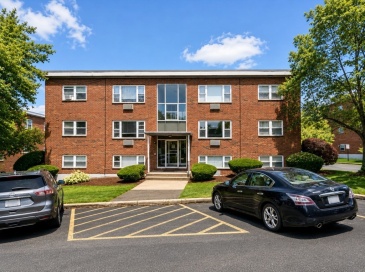 1105 Lexington Street, Waltham, Massachusetts, 2 Bedrooms Bedrooms, 4 Rooms Rooms,1 BathroomBathrooms,Residential Lease,For Rent,Lexington Street,73554918