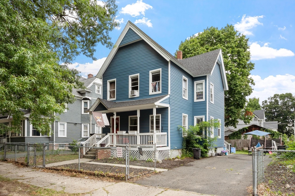 85 Montrose St, Springfield, Massachusetts, 4 Bedrooms Bedrooms, 10 Rooms Rooms,1 BathroomBathrooms,Residential,For Sale,Montrose St,73554931