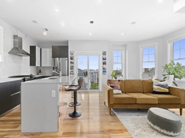 39 Lexington, Boston, Massachusetts, 2 Bedrooms Bedrooms, 5 Rooms Rooms,2 BathroomsBathrooms,Residential Lease,For Rent,Lexington,73538482 39 Lexington, Boston, Massachusetts, 2 Bedrooms Bedrooms, 5 Rooms Rooms,2 BathroomsBathrooms,Residential Lease,For Rent,Lexington,73538482