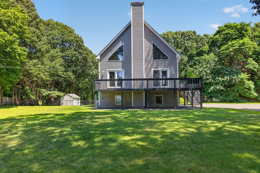 9 Broadview Ave, Berkley, Massachusetts, 3 Bedrooms Bedrooms, 4 Rooms Rooms,2.5 BathroomsBathrooms,Residential,For Sale,Broadview Ave,73554970