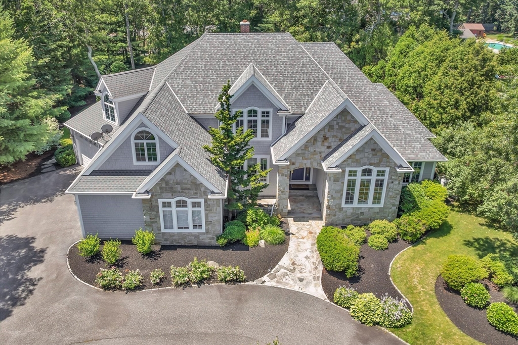 20 Eagle Dr, Mashpee, Massachusetts, 4 Bedrooms Bedrooms, 10 Rooms Rooms,3.5 BathroomsBathrooms,Residential,For Sale,Eagle Dr,73554986