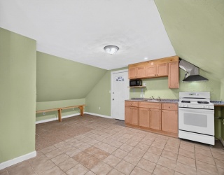 57 Linden Ave, Malden, Massachusetts, 2 Bedrooms Bedrooms, 4 Rooms Rooms,1 BathroomBathrooms,Residential Lease,For Rent,Linden Ave,73554989