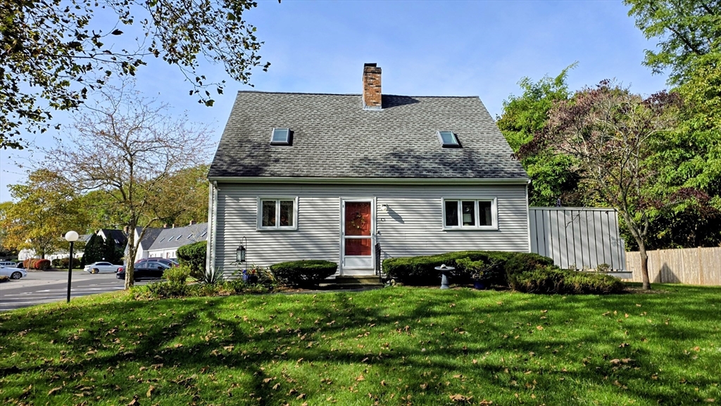 52 Liberty St, Plymouth, Massachusetts, 2 Bedrooms Bedrooms, 5 Rooms Rooms,1.5 BathroomsBathrooms,Residential,For Sale,Liberty St,73554992