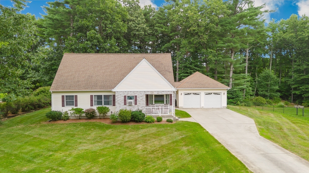 16 Pine Hill Rd, Easthampton, Massachusetts, 3 Bedrooms Bedrooms, 8 Rooms Rooms,2 BathroomsBathrooms,Residential,For Sale,Pine Hill Rd,73555001