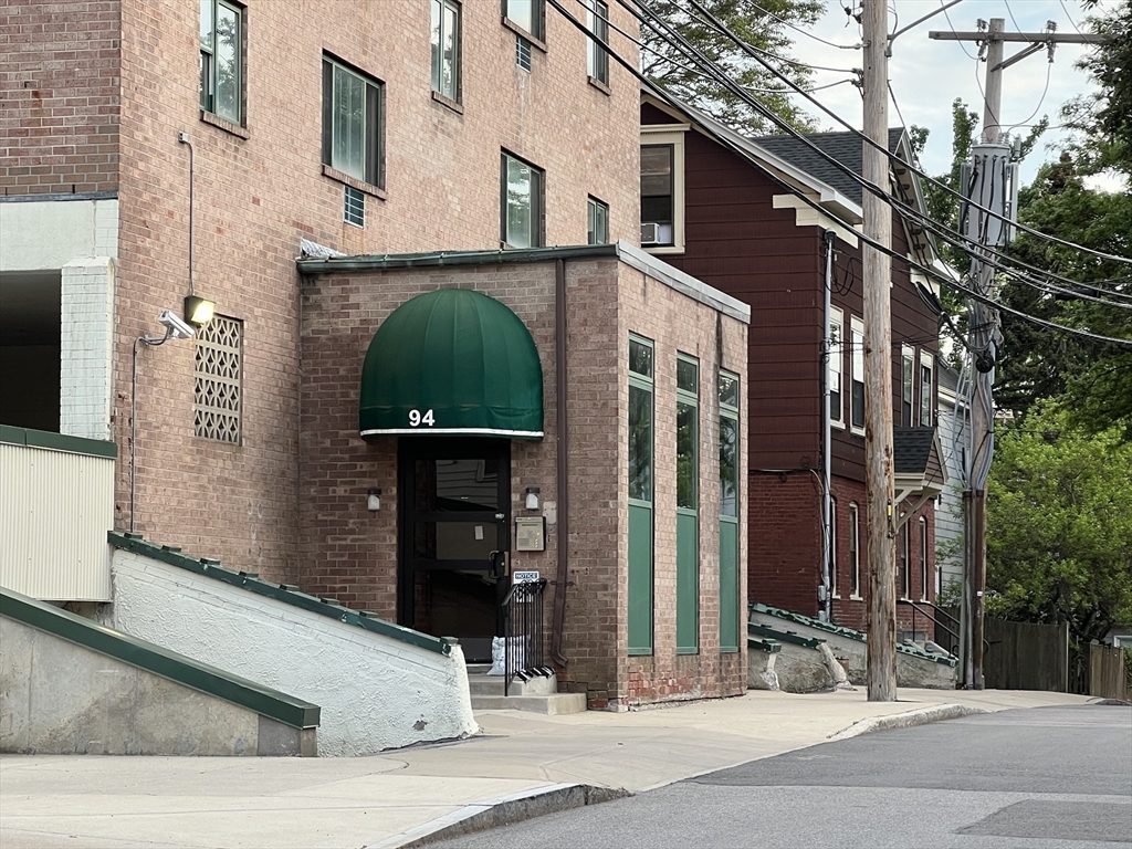 94 Beacon St., Somerville, Massachusetts, 1 Bedroom Bedrooms, 4 Rooms Rooms,1 BathroomBathrooms,Residential Lease,For Rent,Beacon St.,73555008