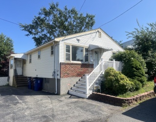 13 Lantern Rd, Revere, Massachusetts, 4 Bedrooms Bedrooms, 10 Rooms Rooms,2 BathroomsBathrooms,Residential,For Sale,Lantern Rd,73555026