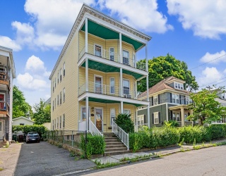 9 Bourne St, Lowell, Massachusetts, 11 Bedrooms Bedrooms, 18 Rooms Rooms,3 BathroomsBathrooms,Residential Income,For Sale,Bourne St,73555029