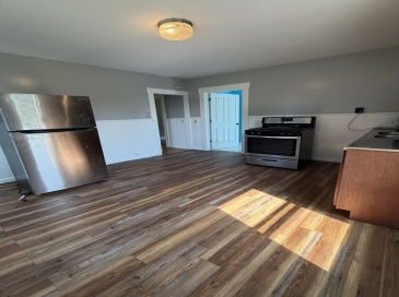 74 Linden St, Taunton, Massachusetts, 3 Bedrooms Bedrooms, 5 Rooms Rooms,1 BathroomBathrooms,Residential Lease,For Rent,Linden St,73555033