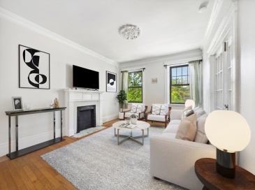26 Medfield Street, Boston, Massachusetts, 2 Bedrooms Bedrooms, 6 Rooms Rooms,1 BathroomBathrooms,Residential Lease,For Rent,Medfield Street,73554964