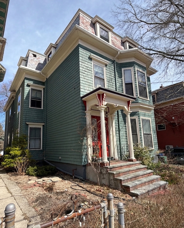 179 Chestnut, Cambridge, Massachusetts, 2 Bedrooms Bedrooms, 6 Rooms Rooms,1 BathroomBathrooms,Residential,For Sale,Chestnut,73496760