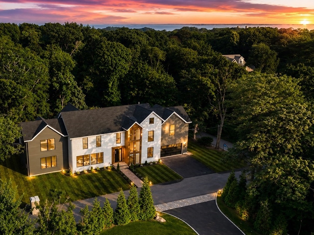 43 Pleasant St, Nahant, Massachusetts, 5 Bedrooms Bedrooms, 15 Rooms Rooms,5.5 BathroomsBathrooms,Residential,For Sale,Pleasant St,73554959