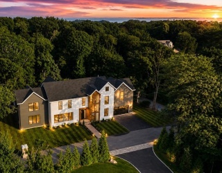 43 Pleasant St, Nahant, Massachusetts, 5 Bedrooms Bedrooms, 15 Rooms Rooms,5.5 BathroomsBathrooms,Residential,For Sale,Pleasant St,73554959