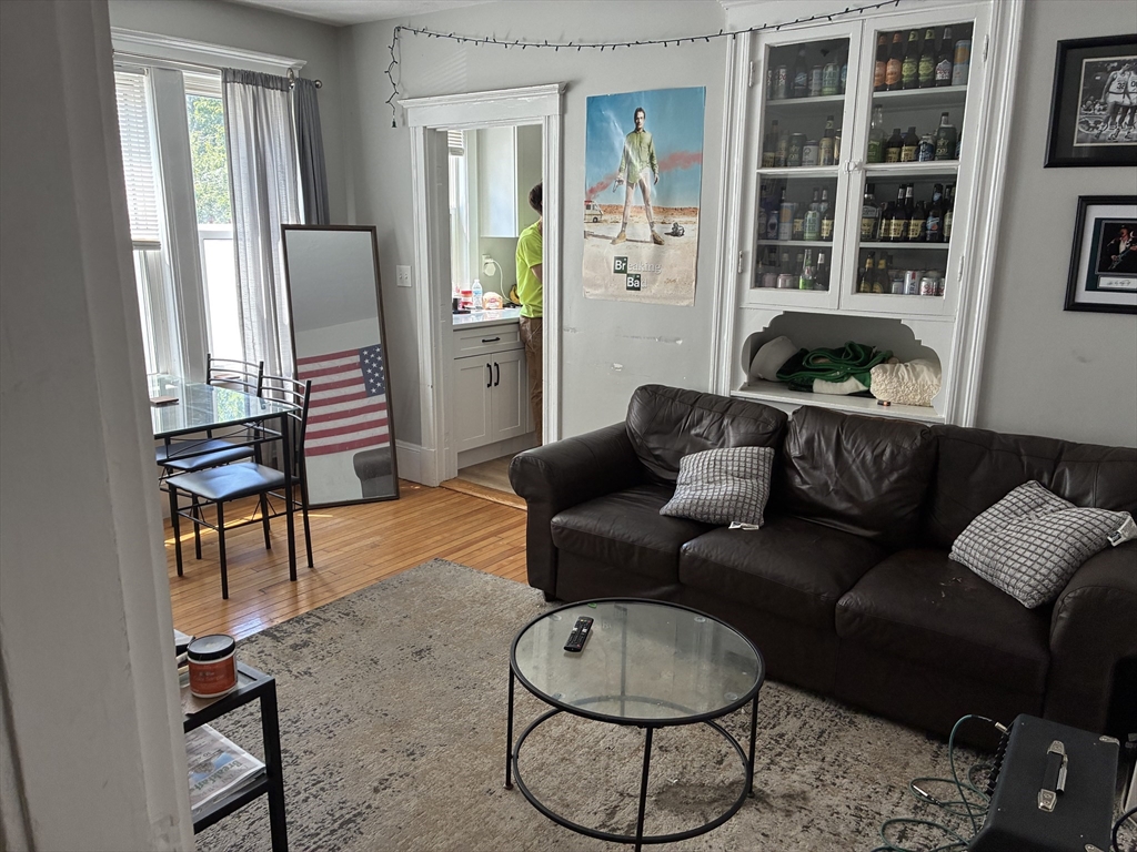 11 Carruth, Quincy, Massachusetts, 3 Bedrooms Bedrooms, 5 Rooms Rooms,1 BathroomBathrooms,Residential Lease,For Rent,Carruth,73555061