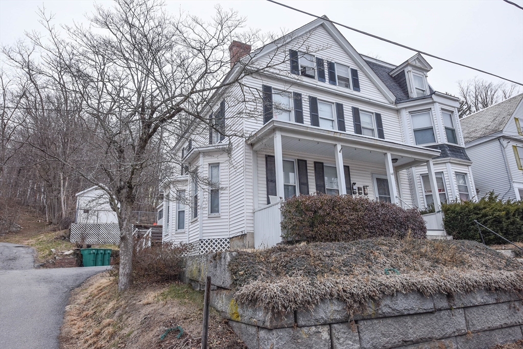 118 Pleasant Street, Fitchburg, Massachusetts, 5 Bedrooms Bedrooms, 13 Rooms Rooms,3 BathroomsBathrooms,Residential Income,For Sale,Pleasant Street,73555076