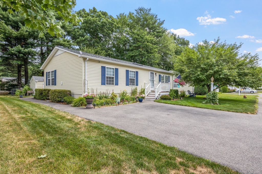 21 Trailwood Dr., Bridgewater, Massachusetts, 2 Bedrooms Bedrooms, 6 Rooms Rooms,2 BathroomsBathrooms,Residential,For Sale,Trailwood Dr.,73555081