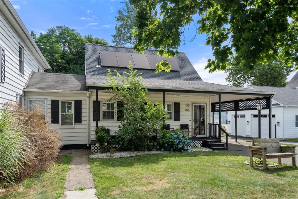 100 Chestnut, West Springfield, Massachusetts, 3 Bedrooms Bedrooms, 5 Rooms Rooms,2 BathroomsBathrooms,Residential,For Sale,Chestnut,73555078