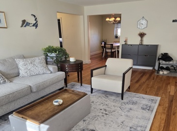 31-1/2 Englewood Ave, Brookline, Massachusetts, 2 Bedrooms Bedrooms, 5 Rooms Rooms,1 BathroomBathrooms,Residential Lease,For Rent,Englewood Ave,73555082 31-1/2 Englewood Ave, Brookline, Massachusetts, 2 Bedrooms Bedrooms, 5 Rooms Rooms,1 BathroomBathrooms,Residential Lease,For Rent,Englewood Ave,73555082