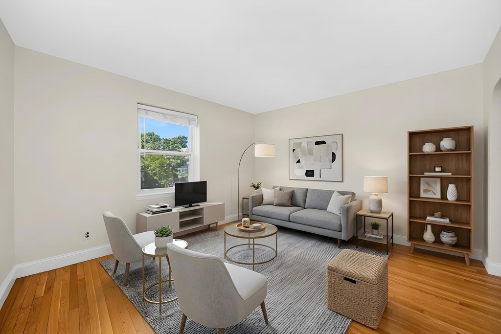 395 Broadway, Cambridge, Massachusetts, 1 Bedroom Bedrooms, 4 Rooms Rooms,1 BathroomBathrooms,Residential,For Sale,Broadway,73555096