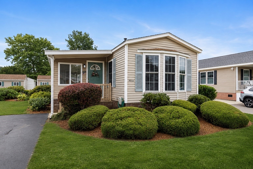 7 Robert Rd, Plainville, Massachusetts, 2 Bedrooms Bedrooms, 5 Rooms Rooms,2 BathroomsBathrooms,Residential,For Sale,Robert Rd,73555116