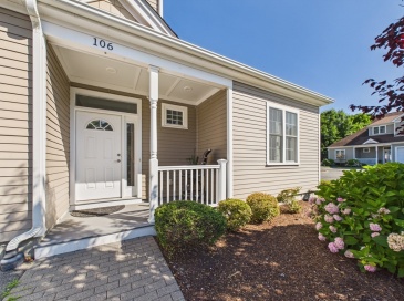 70 Endicott, Norwood, Massachusetts, 3 Bedrooms Bedrooms, 7 Rooms Rooms,2.5 BathroomsBathrooms,Residential Lease,For Rent,Endicott,73555121