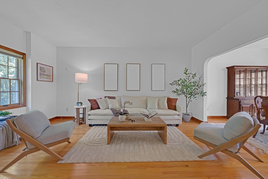 320 Marshall St, Paxton, Massachusetts, 3 Bedrooms Bedrooms, 11 Rooms Rooms,2.5 BathroomsBathrooms,Residential,For Sale,Marshall St,73555124