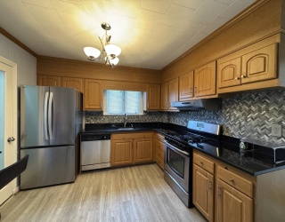 722 Adams Street, Boston, Massachusetts, 5 Bedrooms Bedrooms, 11 Rooms Rooms,2 BathroomsBathrooms,Residential Lease,For Rent,Adams Street,73555144