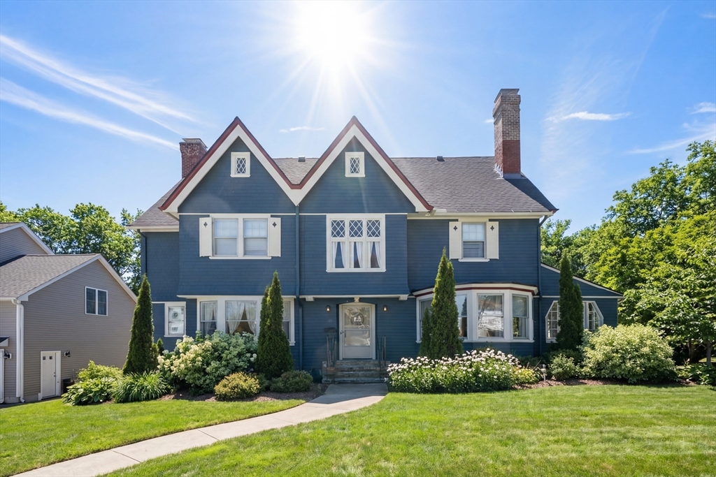 25 Kenwood Ave, Worcester, Massachusetts, 4 Bedrooms Bedrooms, 7 Rooms Rooms,1.5 BathroomsBathrooms,Residential,For Sale,Kenwood Ave,73554564