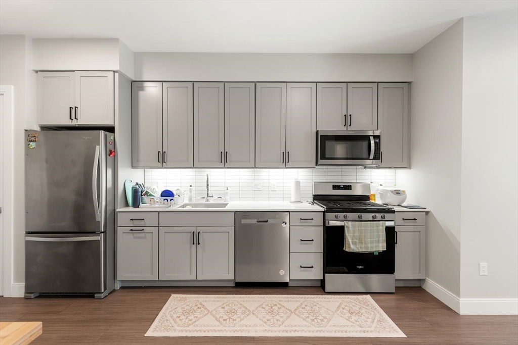 11 Walley St, Boston, Massachusetts, 3 Bedrooms Bedrooms, 5 Rooms Rooms,2 BathroomsBathrooms,Residential Lease,For Rent,Walley St,73544663