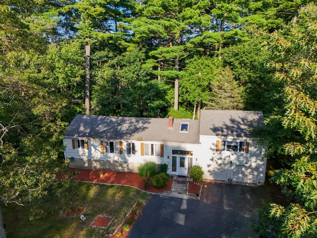 12 Hamlin Ln, Wilmington, Massachusetts, 3 Bedrooms Bedrooms, 7 Rooms Rooms,2 BathroomsBathrooms,Residential,For Sale,Hamlin Ln,73460393