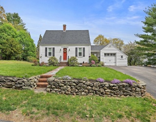 9 Grant Ave, Walpole, Massachusetts, 2 Bedrooms Bedrooms, 5 Rooms Rooms,1 BathroomBathrooms,Residential,For Sale,Grant Ave,73519720