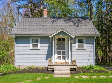 4 Maple Ave., Sudbury, Massachusetts, 1 Bedroom Bedrooms, 3 Rooms Rooms,1 BathroomBathrooms,Residential,For Sale,Maple Ave.,73515334