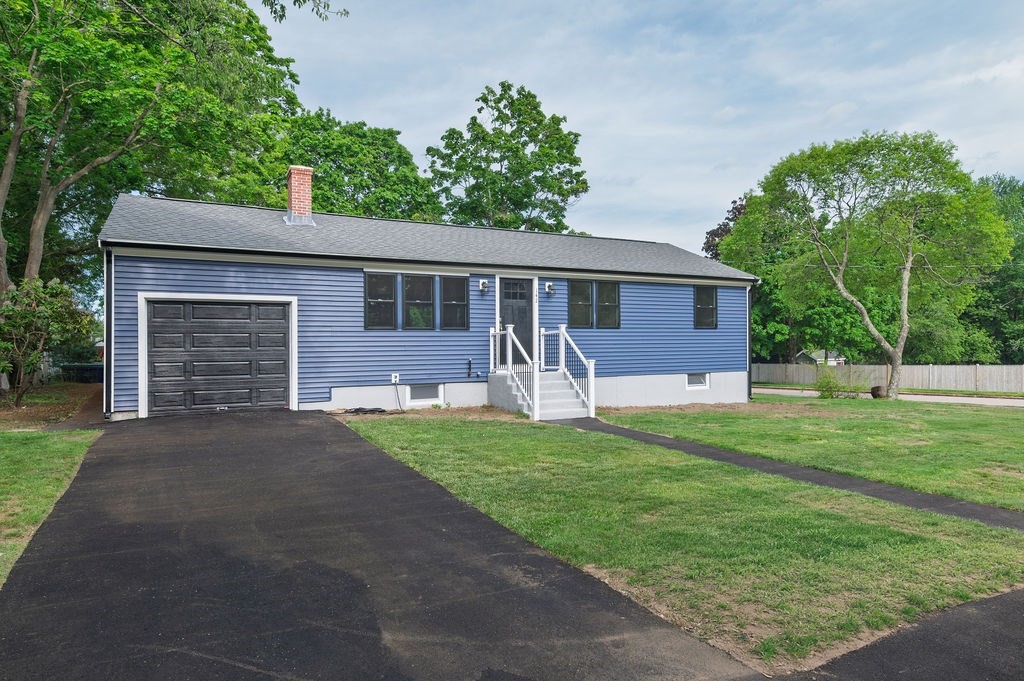 142 Marks Street, Rockland, Massachusetts, 3 Bedrooms Bedrooms, 5 Rooms Rooms,1 BathroomBathrooms,Residential,For Sale,Marks Street,73524946