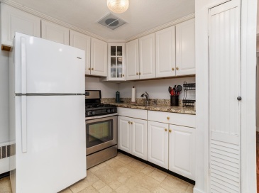 108 East Main Street, Ayer, Massachusetts, 2 Bedrooms Bedrooms, 5 Rooms Rooms,1 BathroomBathrooms,Residential,For Sale,East Main Street,73540034