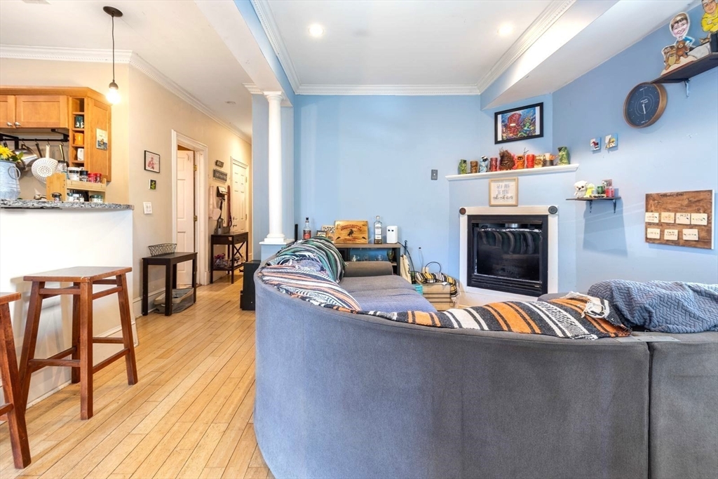 26 Beach Street, Boston, Massachusetts, 2 Bedrooms Bedrooms, 4 Rooms Rooms,2 BathroomsBathrooms,Residential,For Sale,Beach Street,73555193