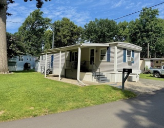 50 Puffin Dr, Chicopee, Massachusetts, 2 Bedrooms Bedrooms, 5 Rooms Rooms,1 BathroomBathrooms,Residential,For Sale,Puffin Dr,73555179