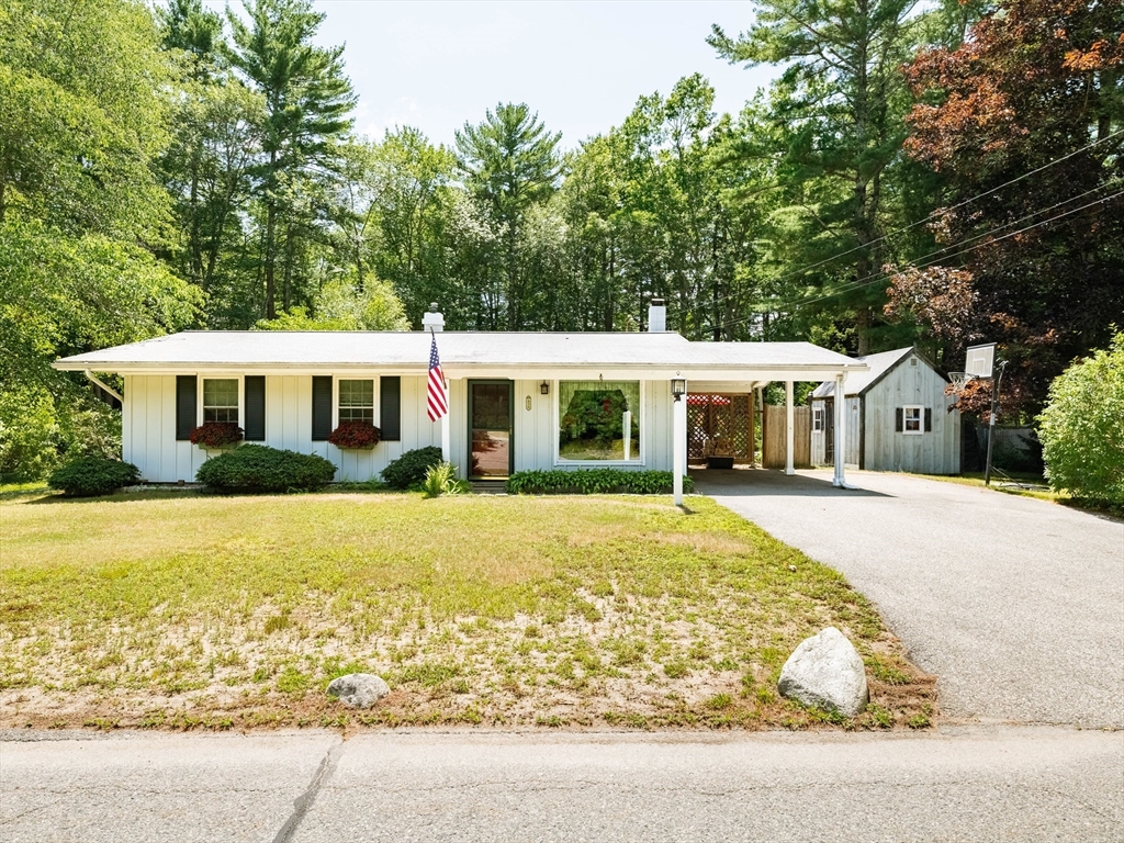 430 Lake Shore Dr, Duxbury, Massachusetts, 3 Bedrooms Bedrooms, 7 Rooms Rooms,1 BathroomBathrooms,Residential,For Sale,Lake Shore Dr,73555205