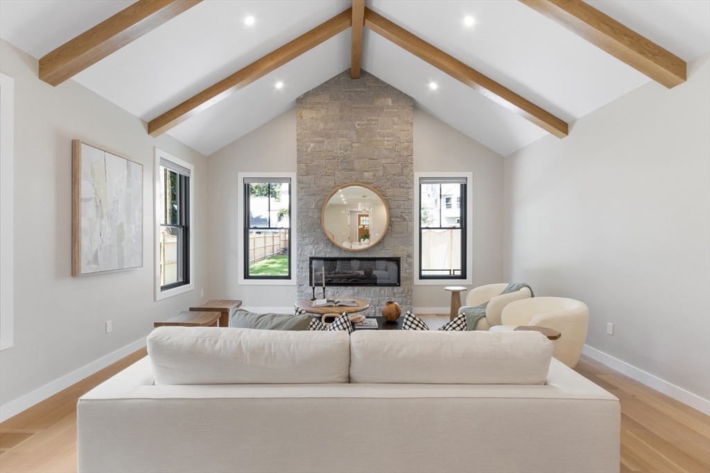 20 Salisbury, Newton, Massachusetts, 5 Bedrooms Bedrooms, 12 Rooms Rooms,4.5 BathroomsBathrooms,Residential Lease,For Rent,Salisbury,73555187