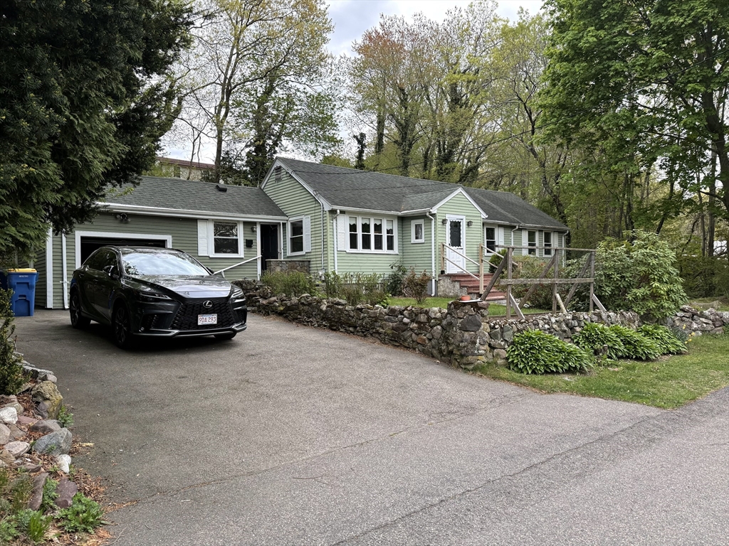 36 Sarah St., Randolph, Massachusetts, 3 Bedrooms Bedrooms, 7 Rooms Rooms,1.5 BathroomsBathrooms,Residential,For Sale,Sarah St.,73548776